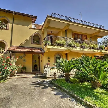  Sleeps 2 Pool Air Con Wifi Sant'Agnello