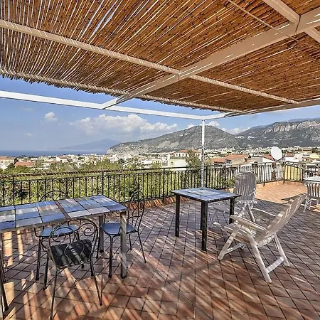  Sleeps 2 Pool Air Con Wifi Sant'Agnello
