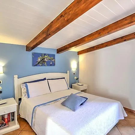 Sleeps 2 Pool Air Con Wifi * Sant'Agnello