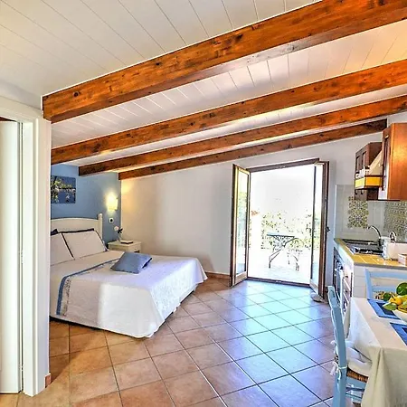 Sleeps 2 Pool Air Con Wifi  Sant'Agnello
