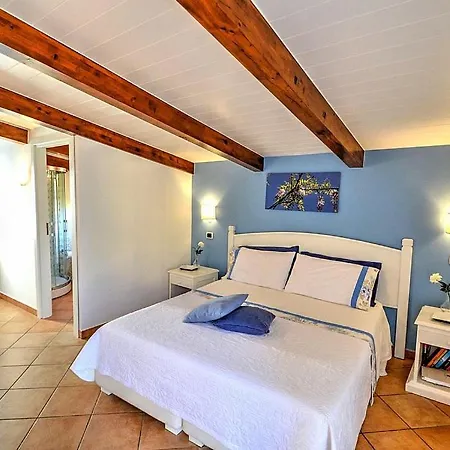Sleeps 2 Pool Air Con Wifi * Sant'Agnello