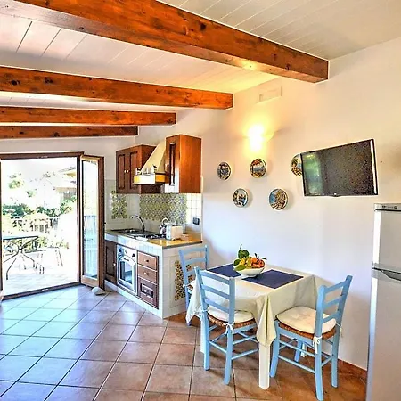 Sleeps 2 Pool Air Con Wifi *